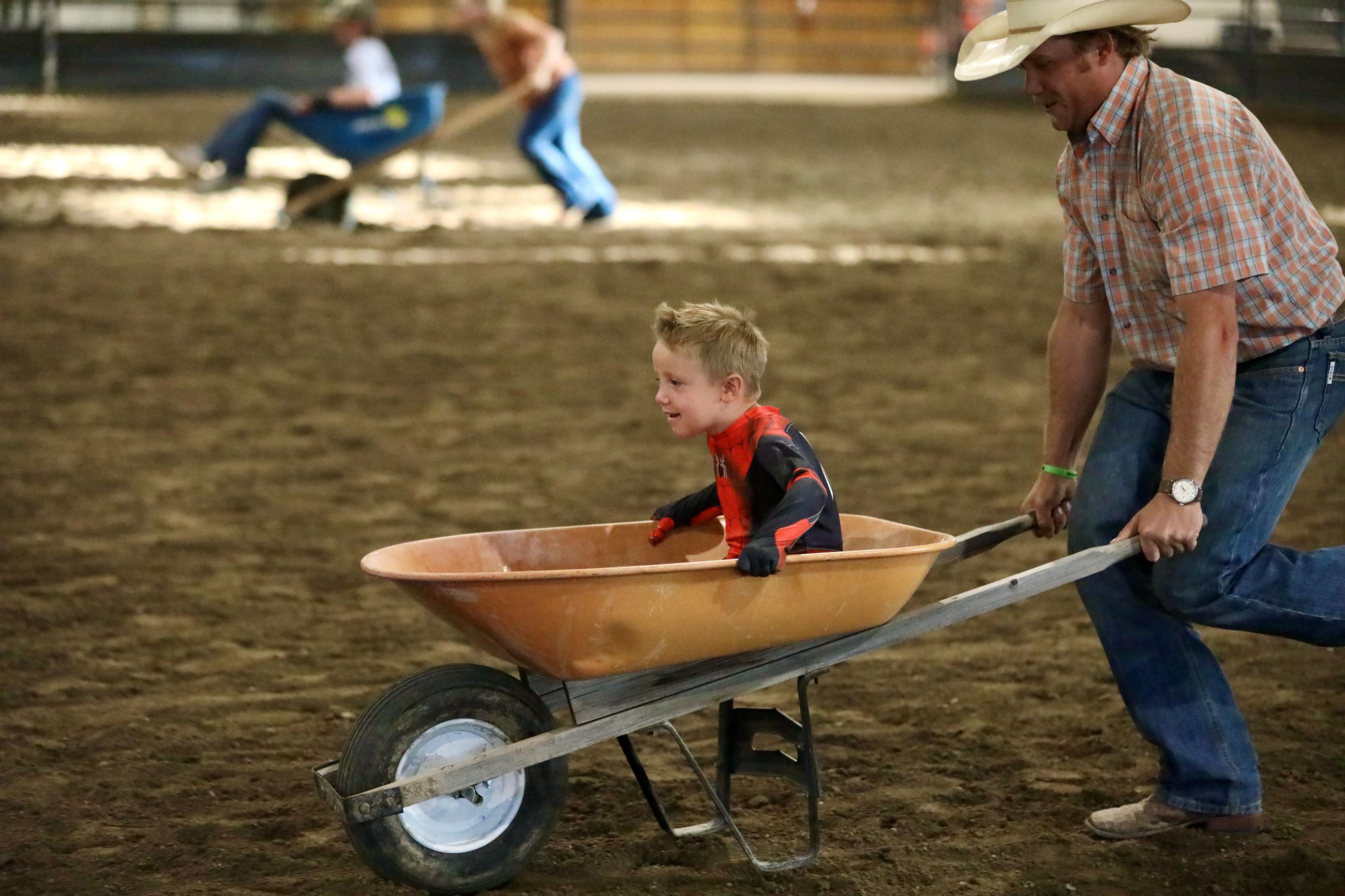 Wacey & Tanner Wheelbarrow Race